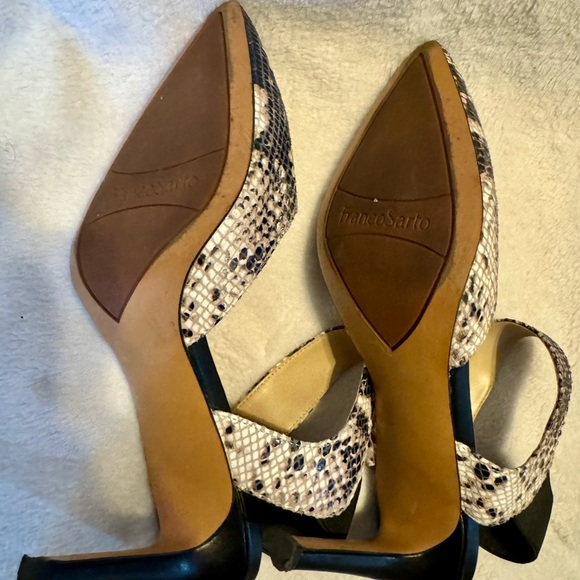Chic Snakeskin Pattern Heels - Picture 4 of 4